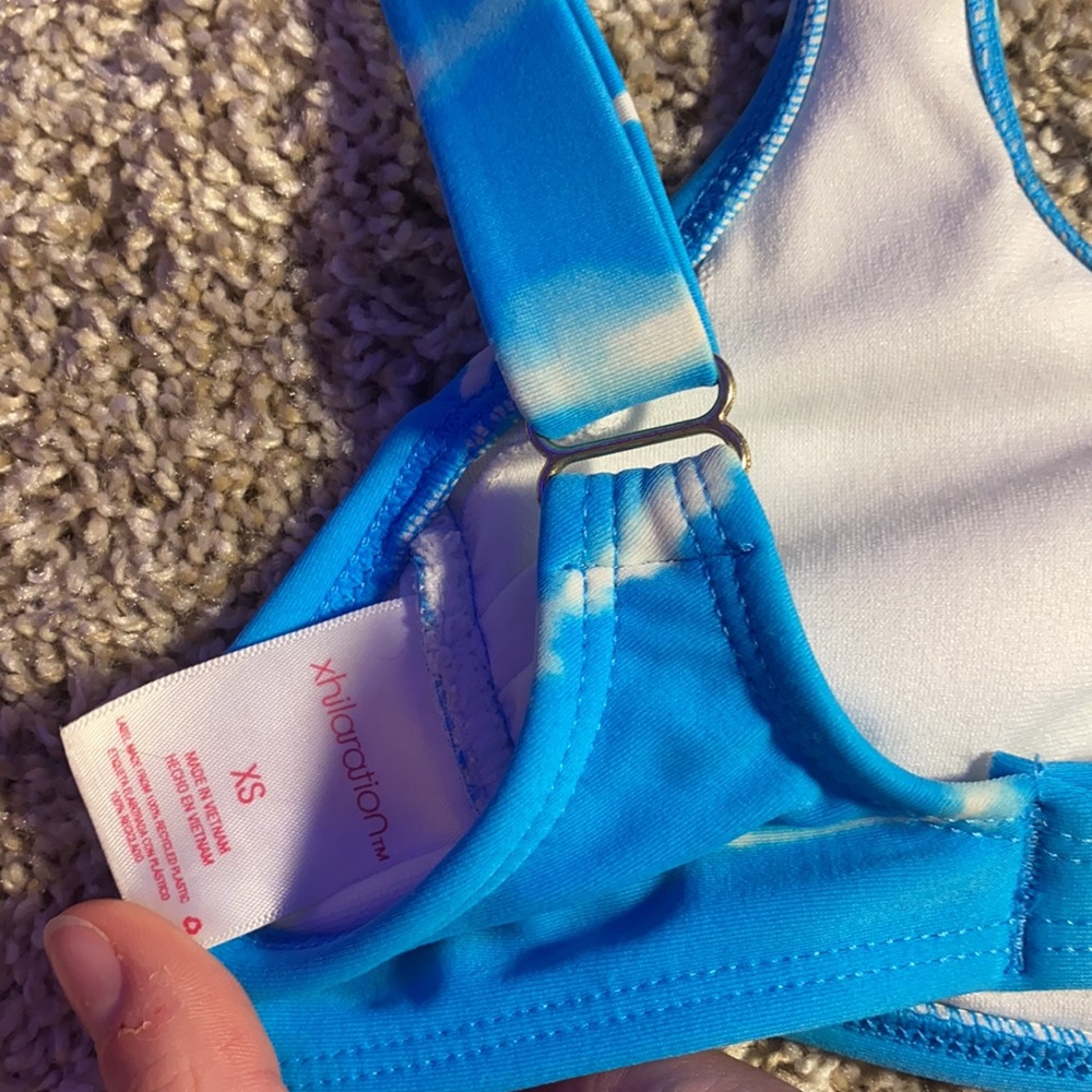 Bikini - Picture 2 of 3